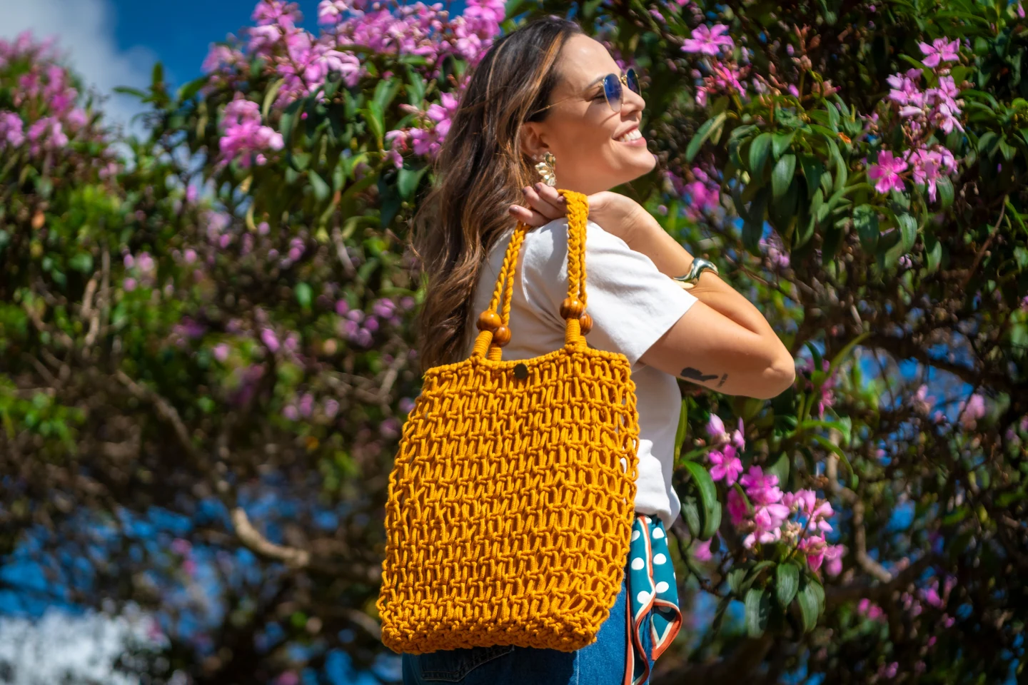 Bolsa amarela artesanal de macramê Aline Costa Handmade